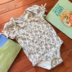 Floral Puff-Sleeve One-Piece Baby Bodysuit Onesie in Blue & Brown, 6-9m